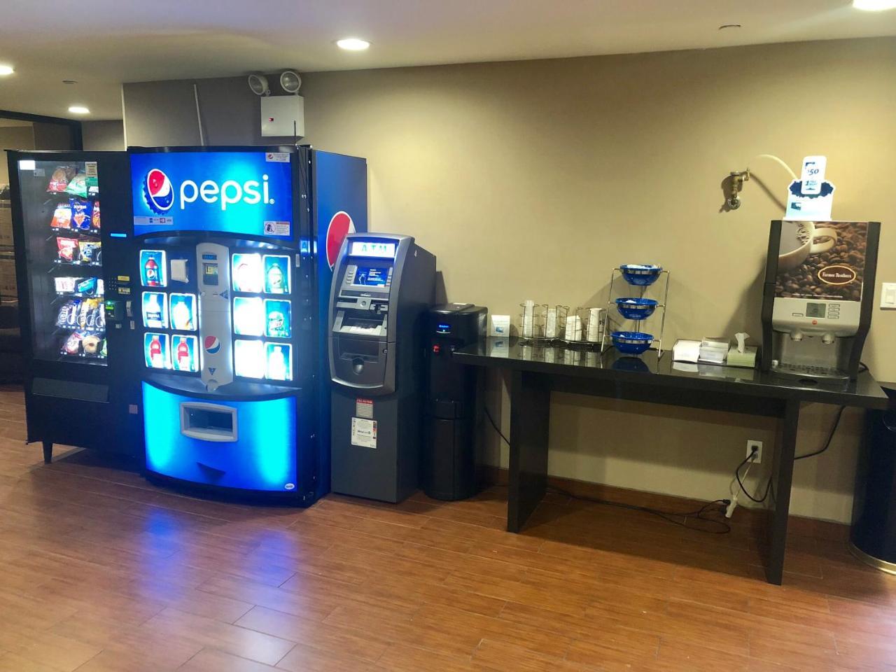 Days Inn By Wyndham Brooklyn Borough Park New York Extérieur photo