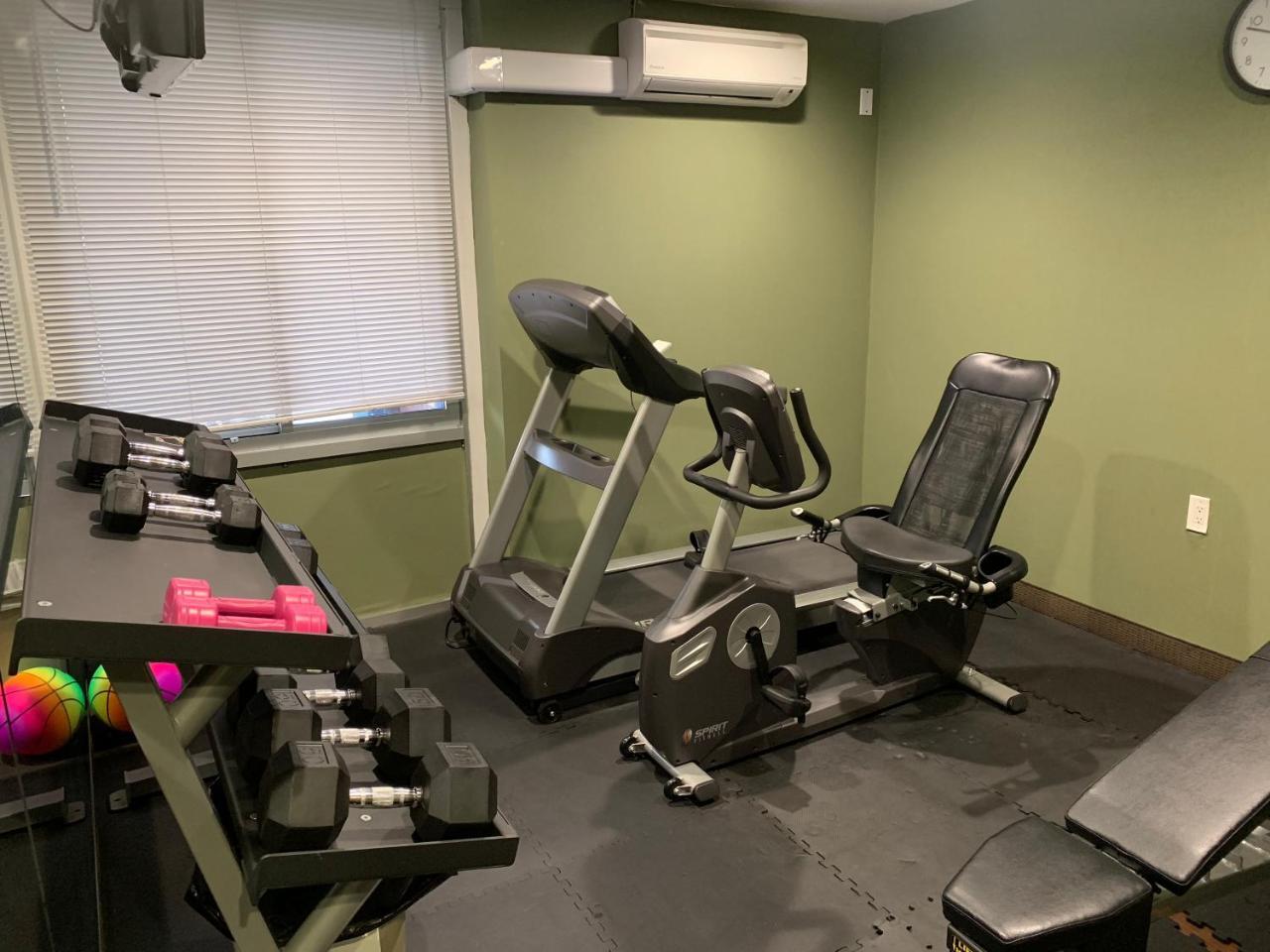Days Inn By Wyndham Brooklyn Borough Park New York Extérieur photo