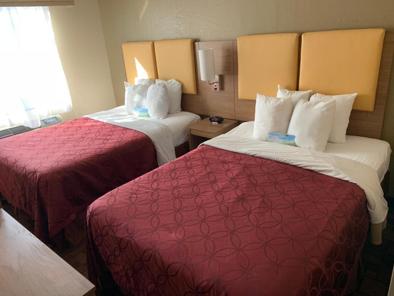 Days Inn By Wyndham Brooklyn Borough Park New York Extérieur photo