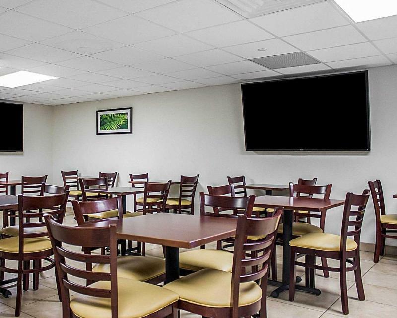 Days Inn By Wyndham Brooklyn Borough Park New York Extérieur photo